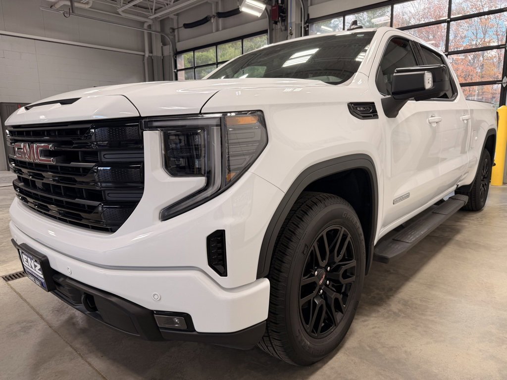 Used 2025 GMC Sierra 1500 Elevation w/ Elevation Premium Package image 4