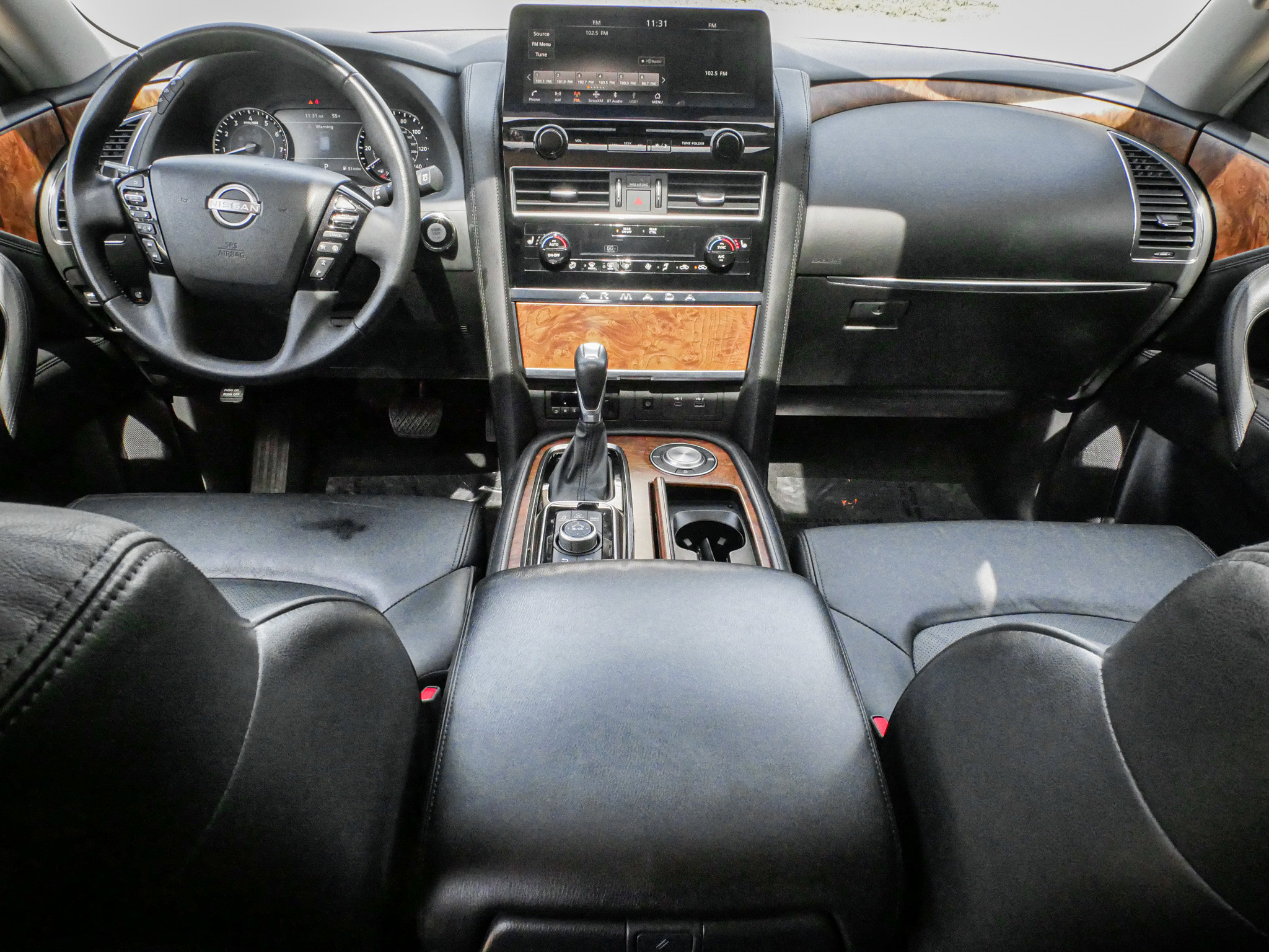 Used 2024 Nissan Armada SL w/ Captain's Chairs Package image 29