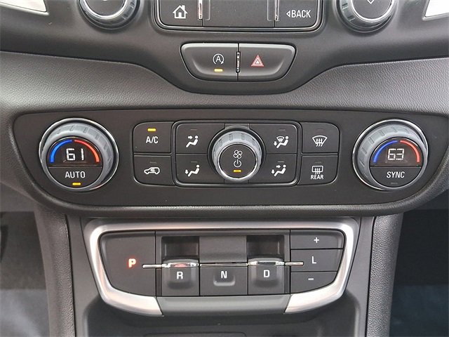 Used 2024 GMC Terrain SLT image 14