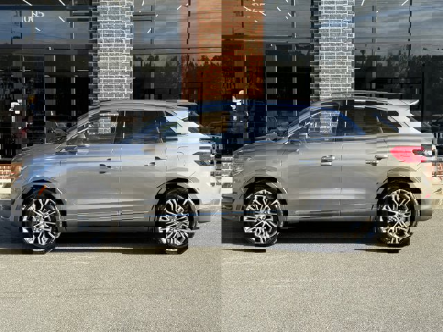 Used 2017 Lincoln MKX Reserve w/ Lincoln MKX Climate Package image 3