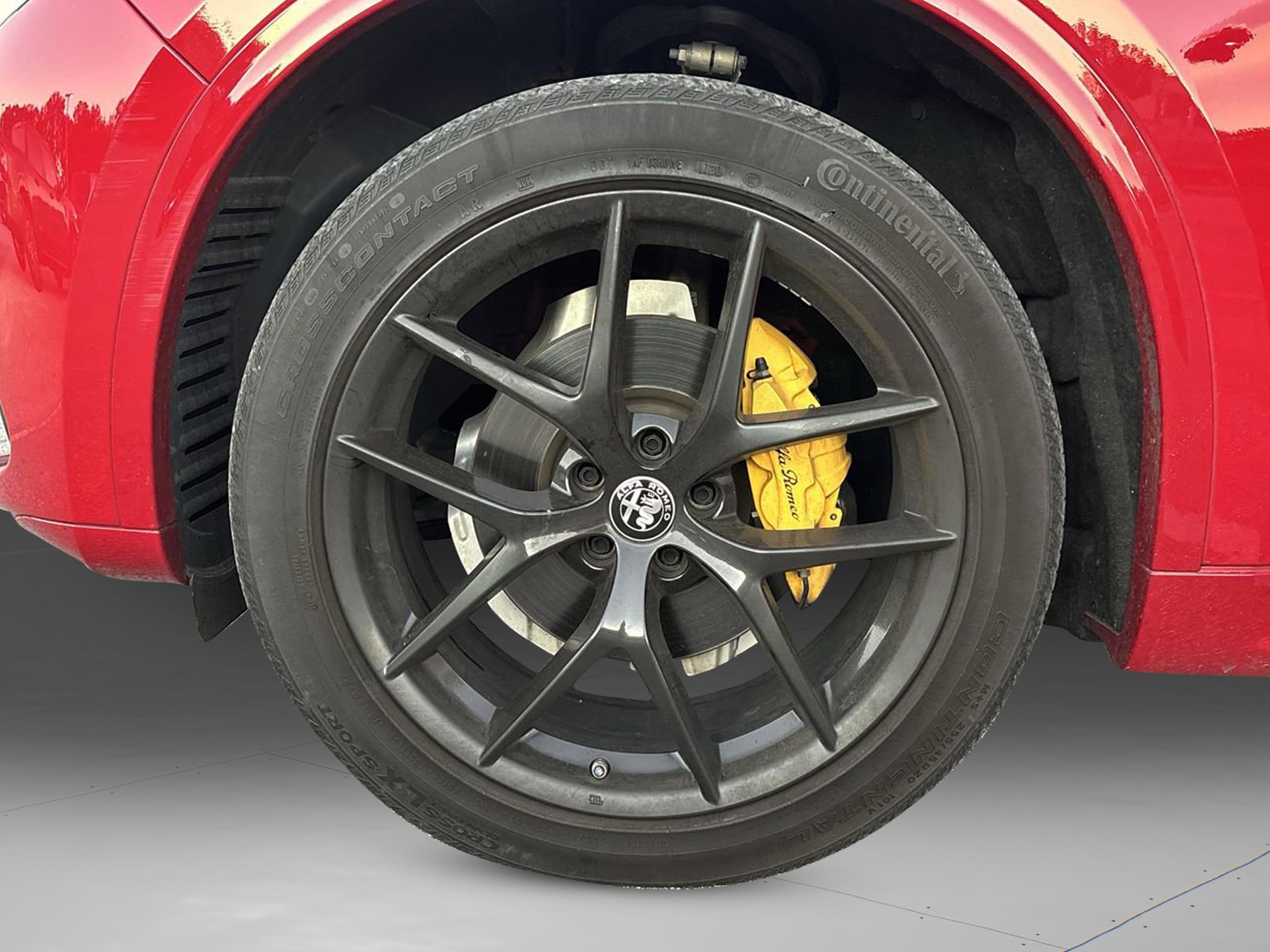 Used 2020 Alfa Romeo Stelvio Sport w/ Quick Order Package 22J Sport image 34