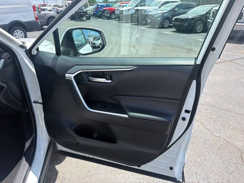 Used 2019 Toyota RAV4 XLE w/ Convenience Package AWD/4WD image 34