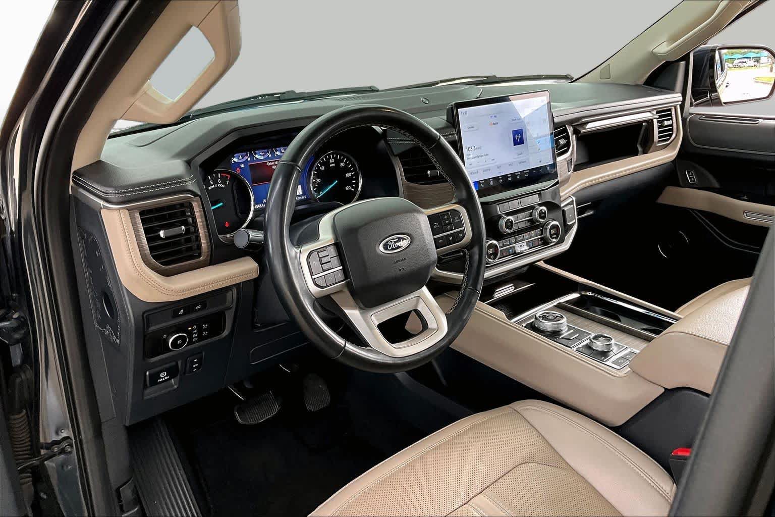 Used 2024 Ford Expedition Limited AWD/4WD image 18