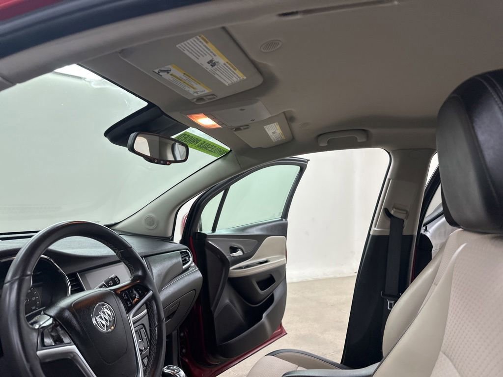 Used 2020 Buick Encore Sport Touring AWD/4WD image 33