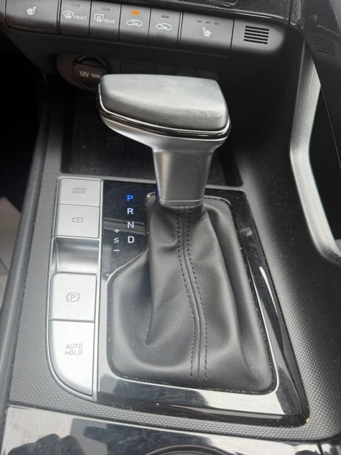 Used 2022 Hyundai Elantra SEL w/ Convenience + Premium Package FWD image 25