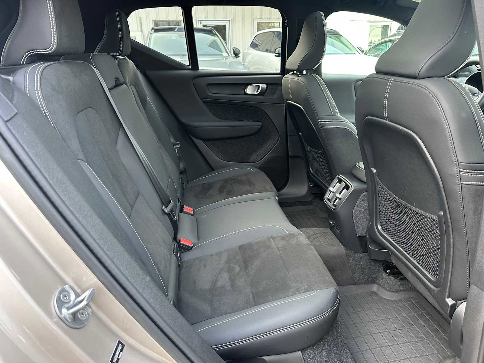 Certified 2023 Volvo XC40 Recharge Ultimate w/ Protection Package Premier image 12