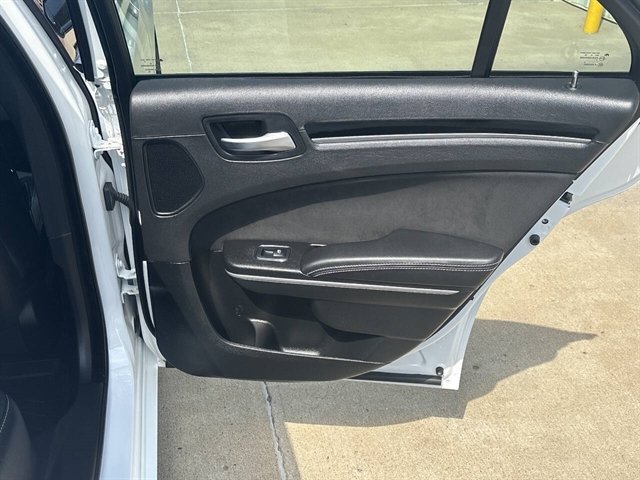 Used 2023 Chrysler 300 C RWD image 17