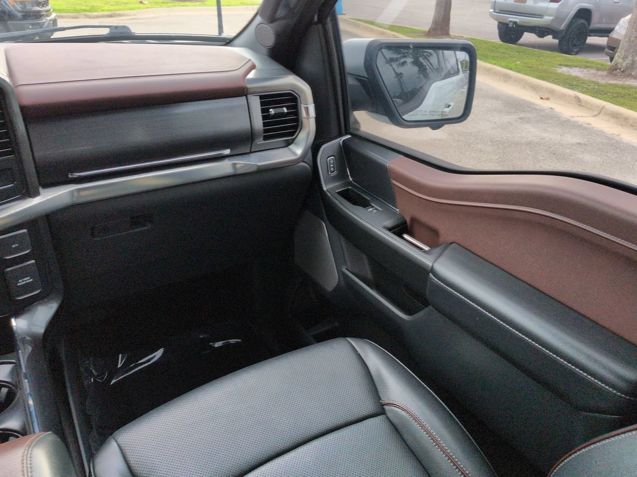 Used 2022 Ford F150 Lariat AWD/4WD image 16