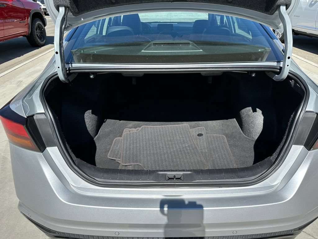 Used 2024 Nissan Altima 2.5 SR FWD image 22