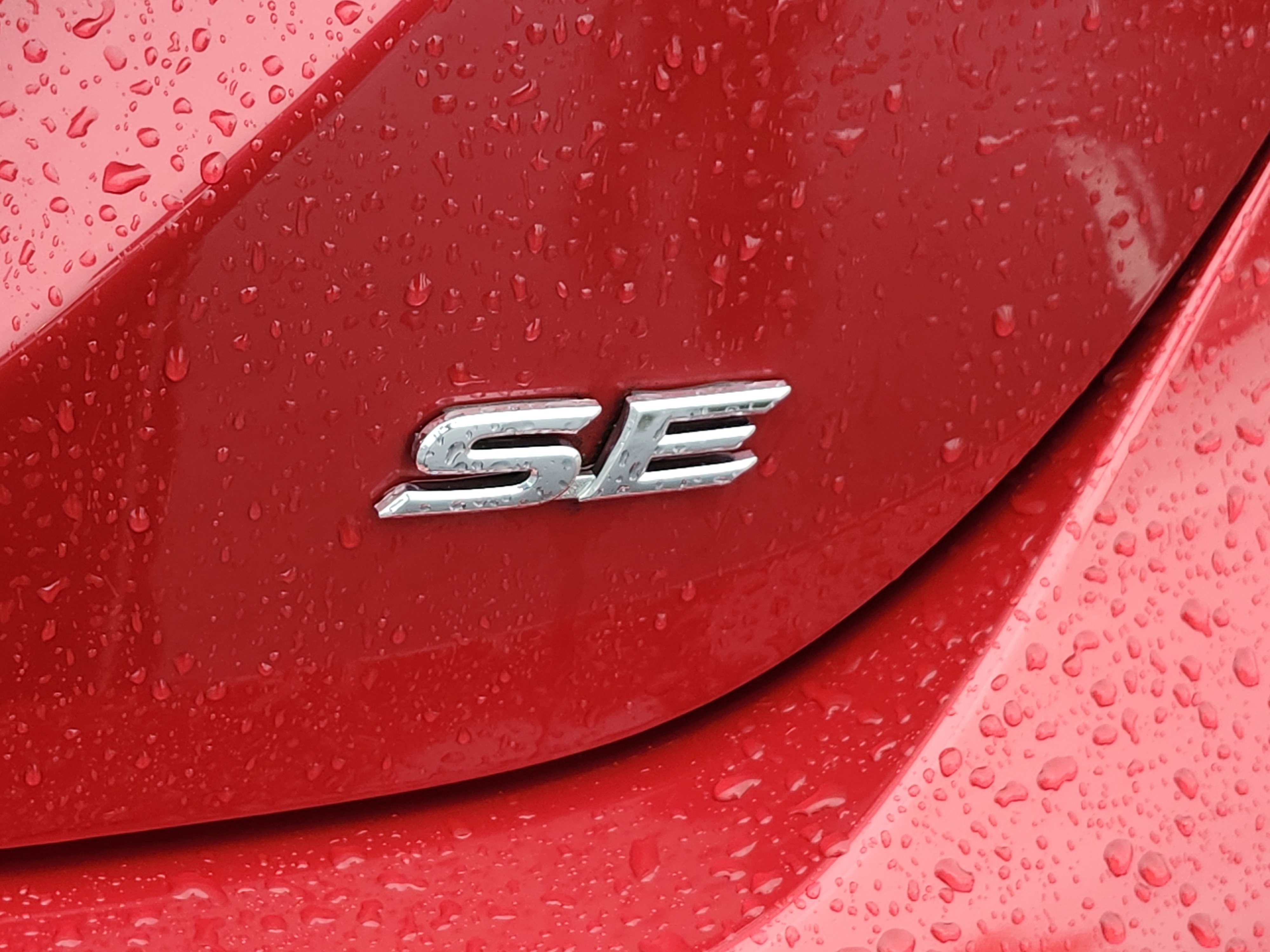 Used 2020 Toyota Camry SE image 14