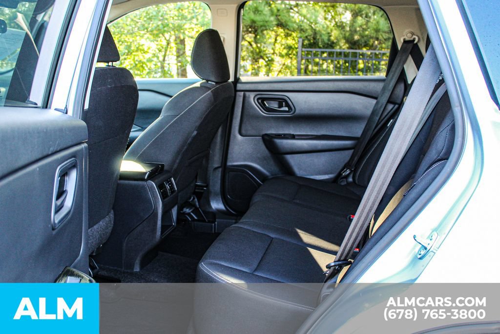 Used 2024 Nissan Rogue S FWD image 17