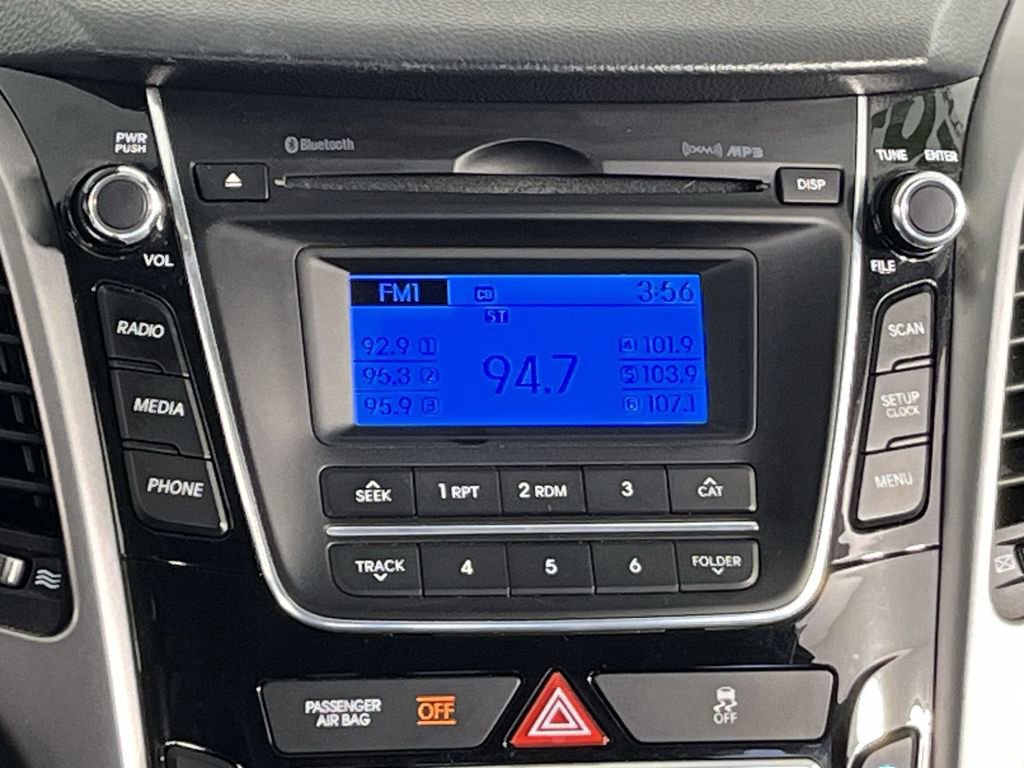 Used 2017 Hyundai Elantra GT FWD image 16