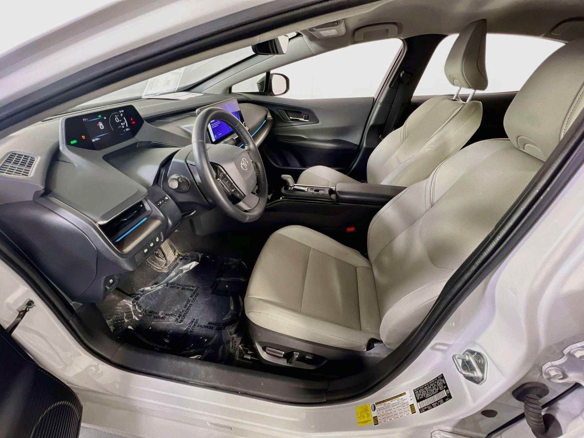 Used 2023 Toyota Prius XLE image 20