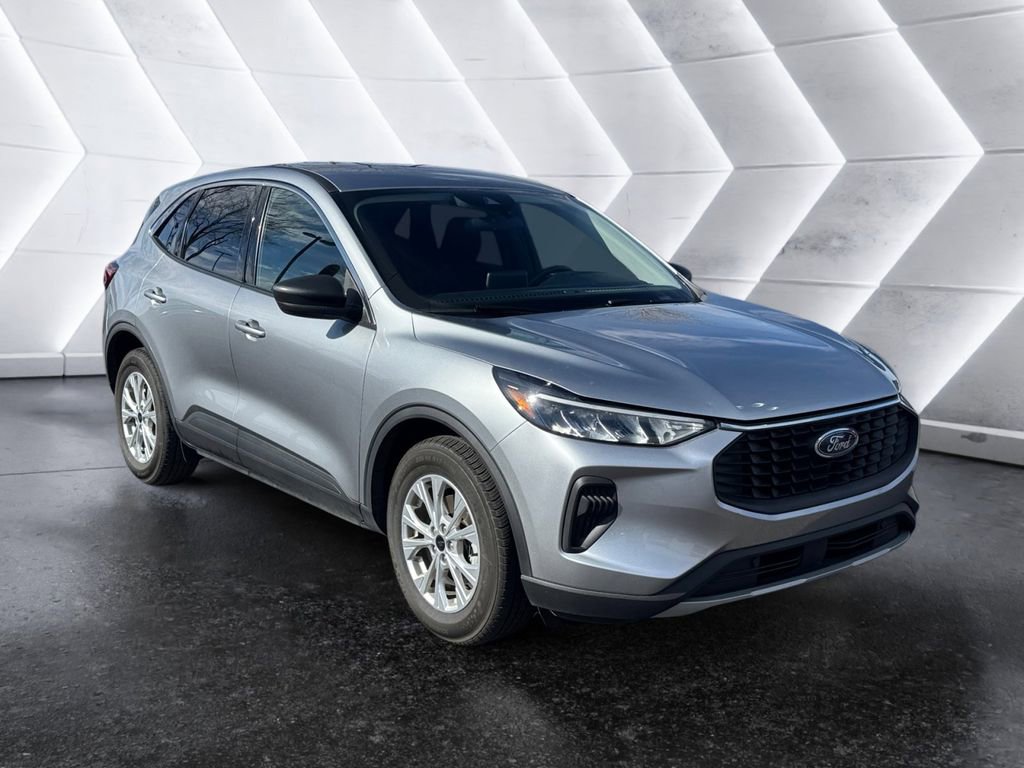 Used 2024 Ford Escape Active image 1