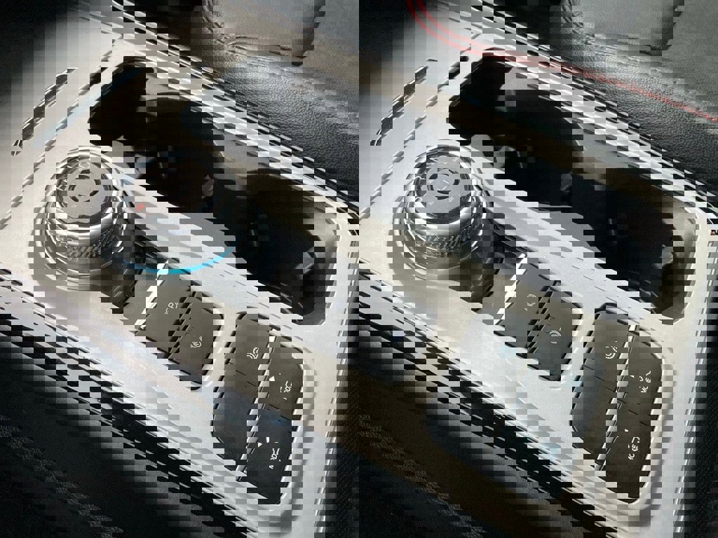 Used 2022 Ford Explorer ST-Line w/ Class IV Trailer Tow Package image 26