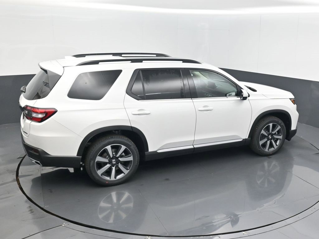New 2025 Honda Pilot Touring image 24