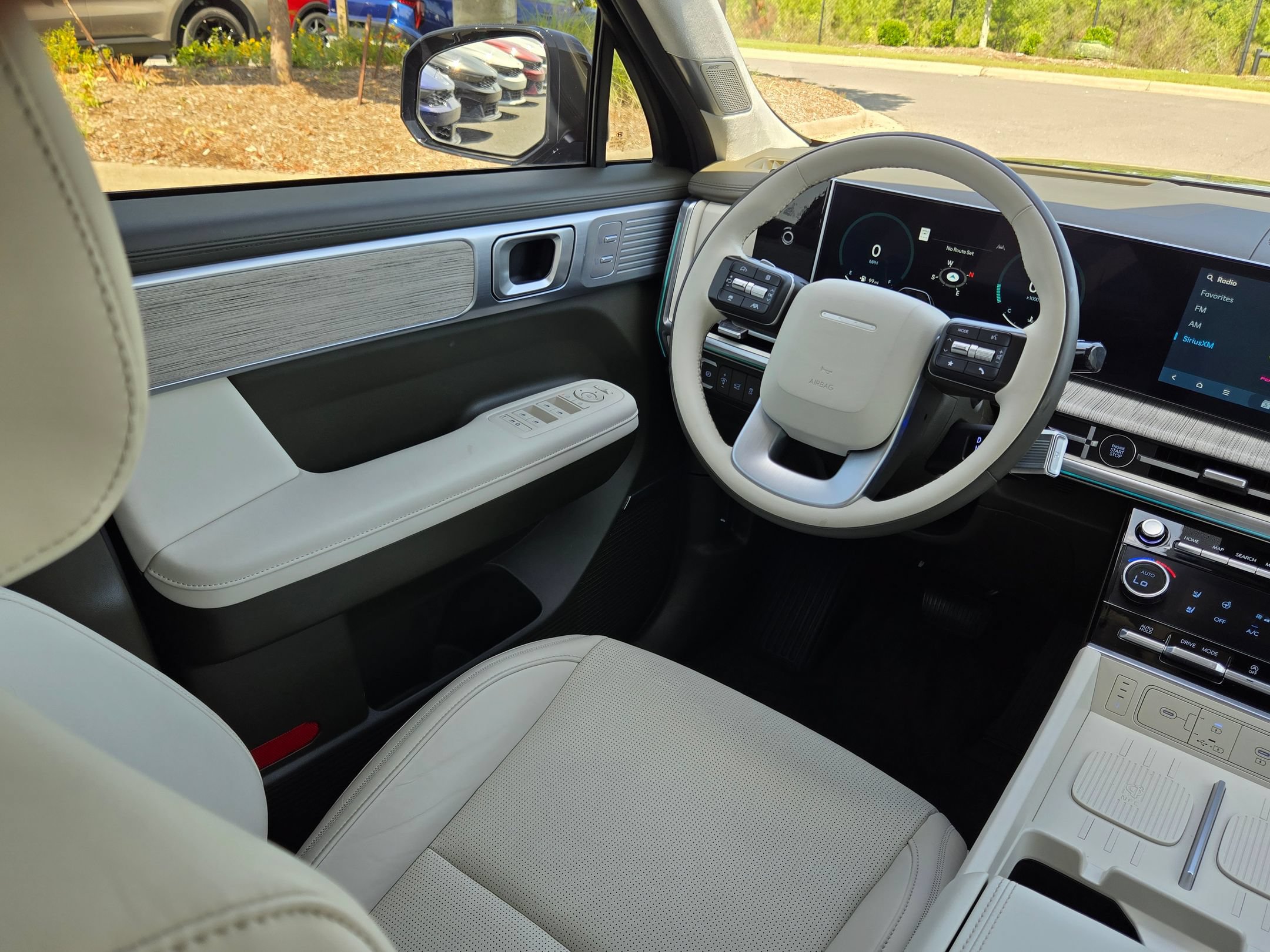 Used 2025 Hyundai Santa Fe Calligraphy FWD image 9