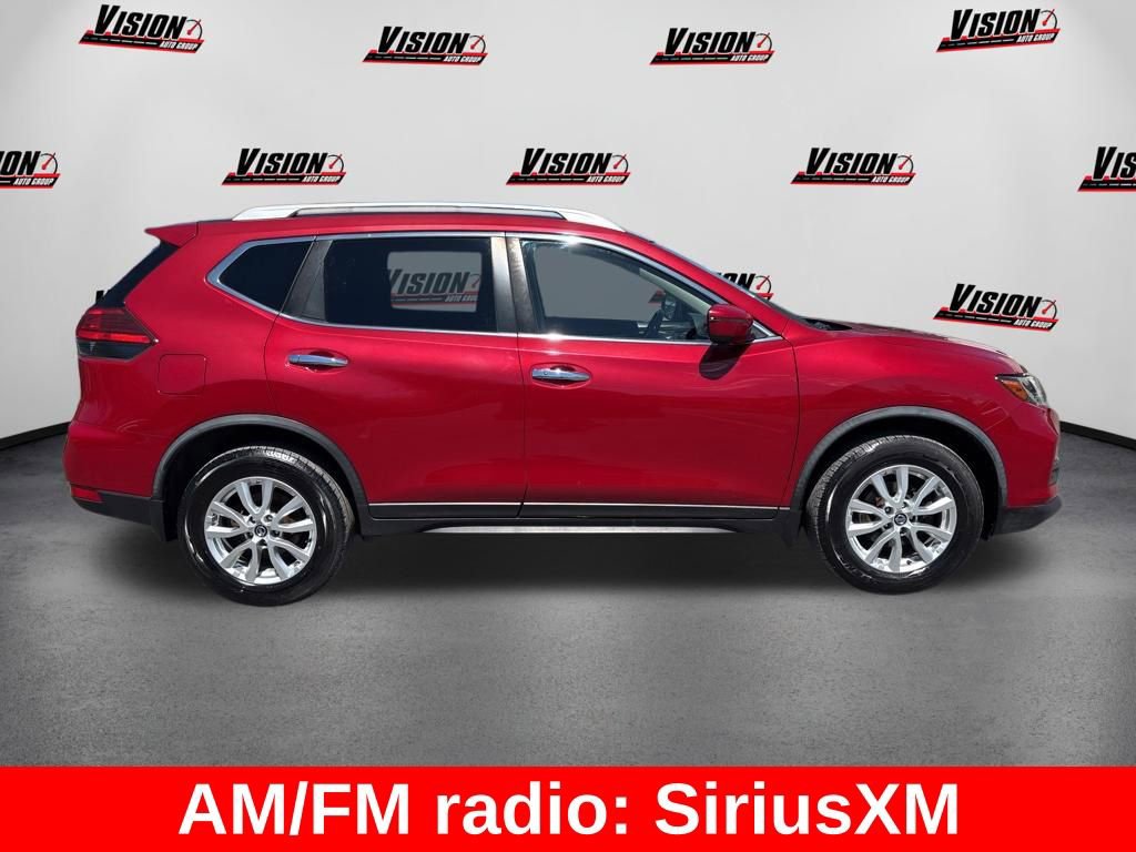 Used 2017 Nissan Rogue SV AWD/4WD image 4