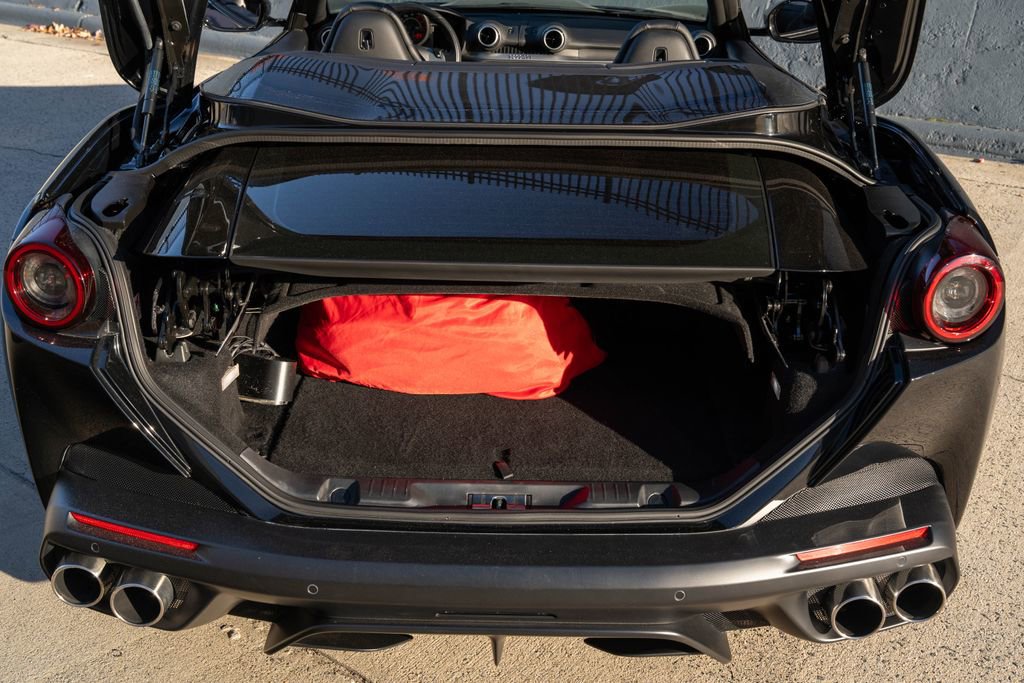 Used 2019 Ferrari Portofino image 13