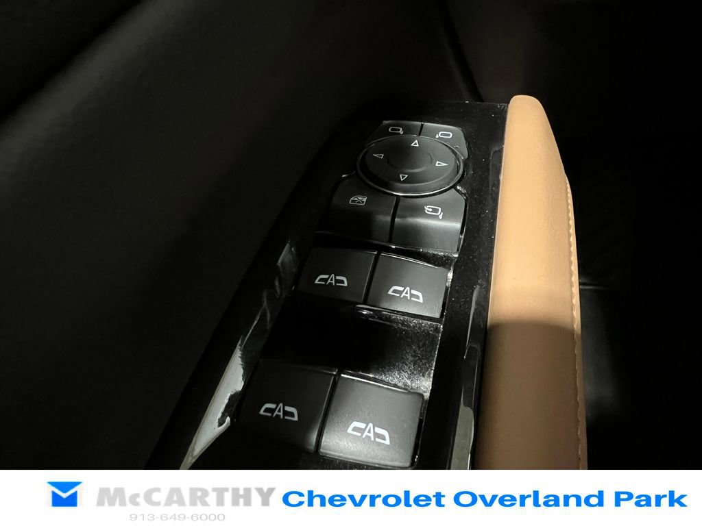 Used 2022 Cadillac Escalade Premium Luxury image 16