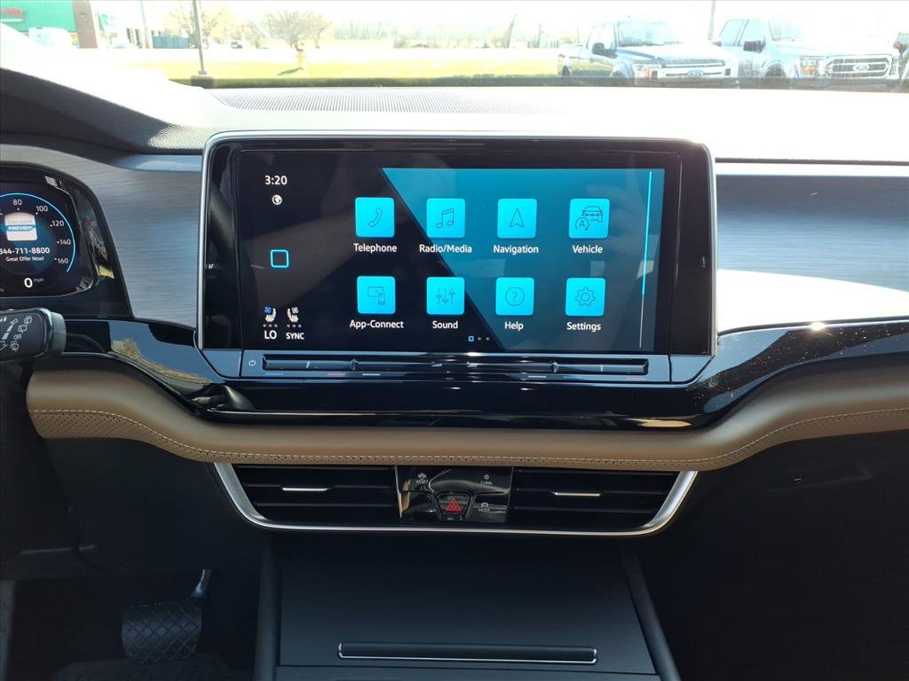 Used 2024 Volkswagen Atlas Cross Sport SE image 11