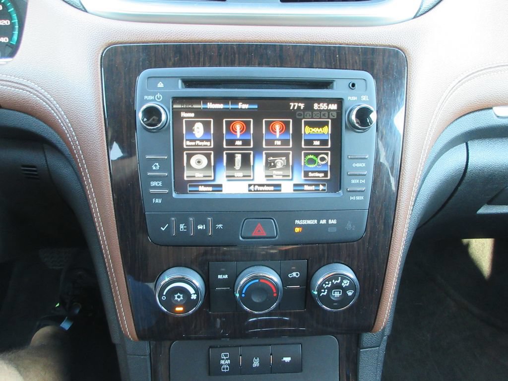 Certified 2017 Chevrolet Traverse LT FWD image 29
