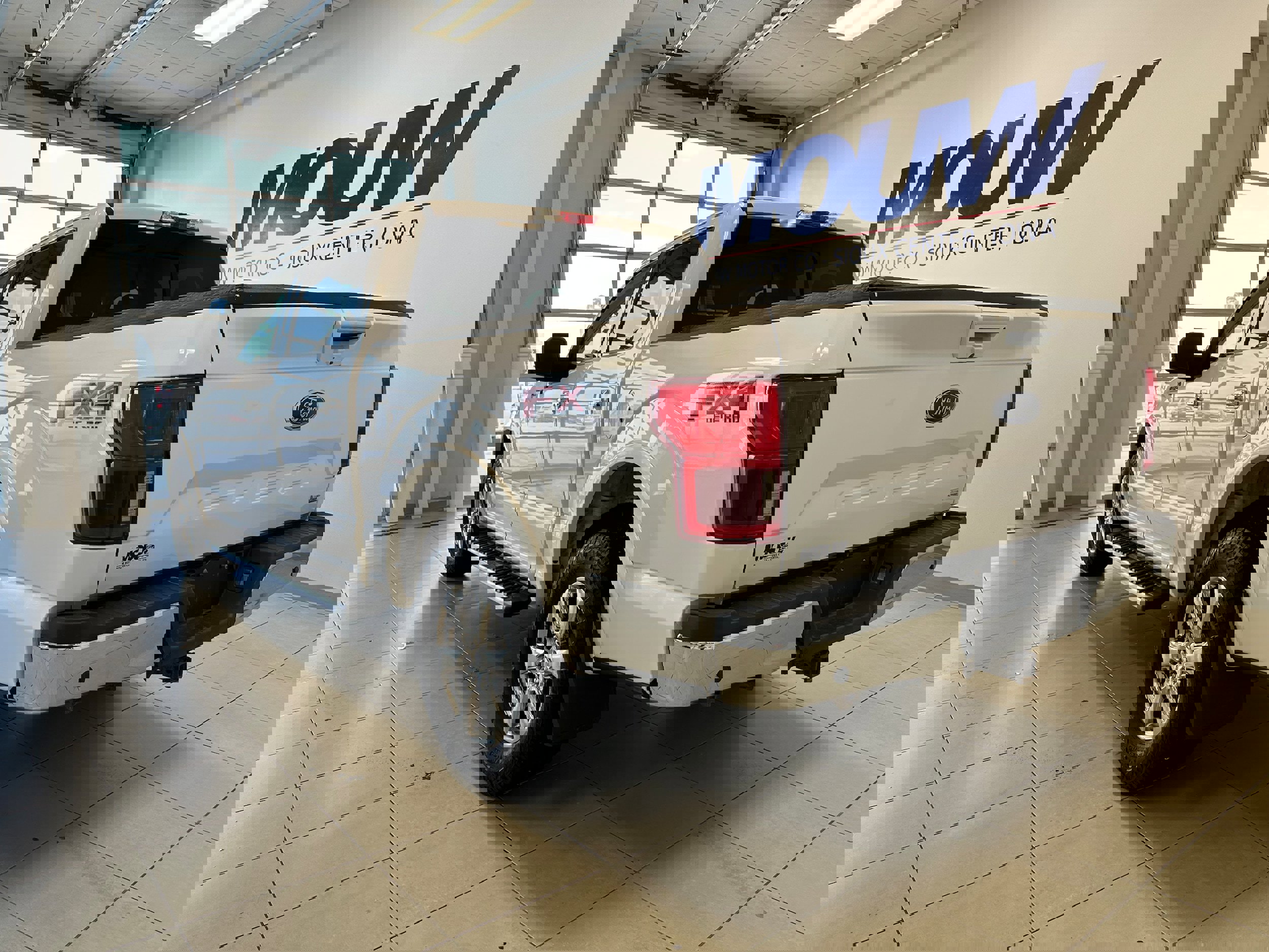 Used 2019 Ford F150 Lariat image 6