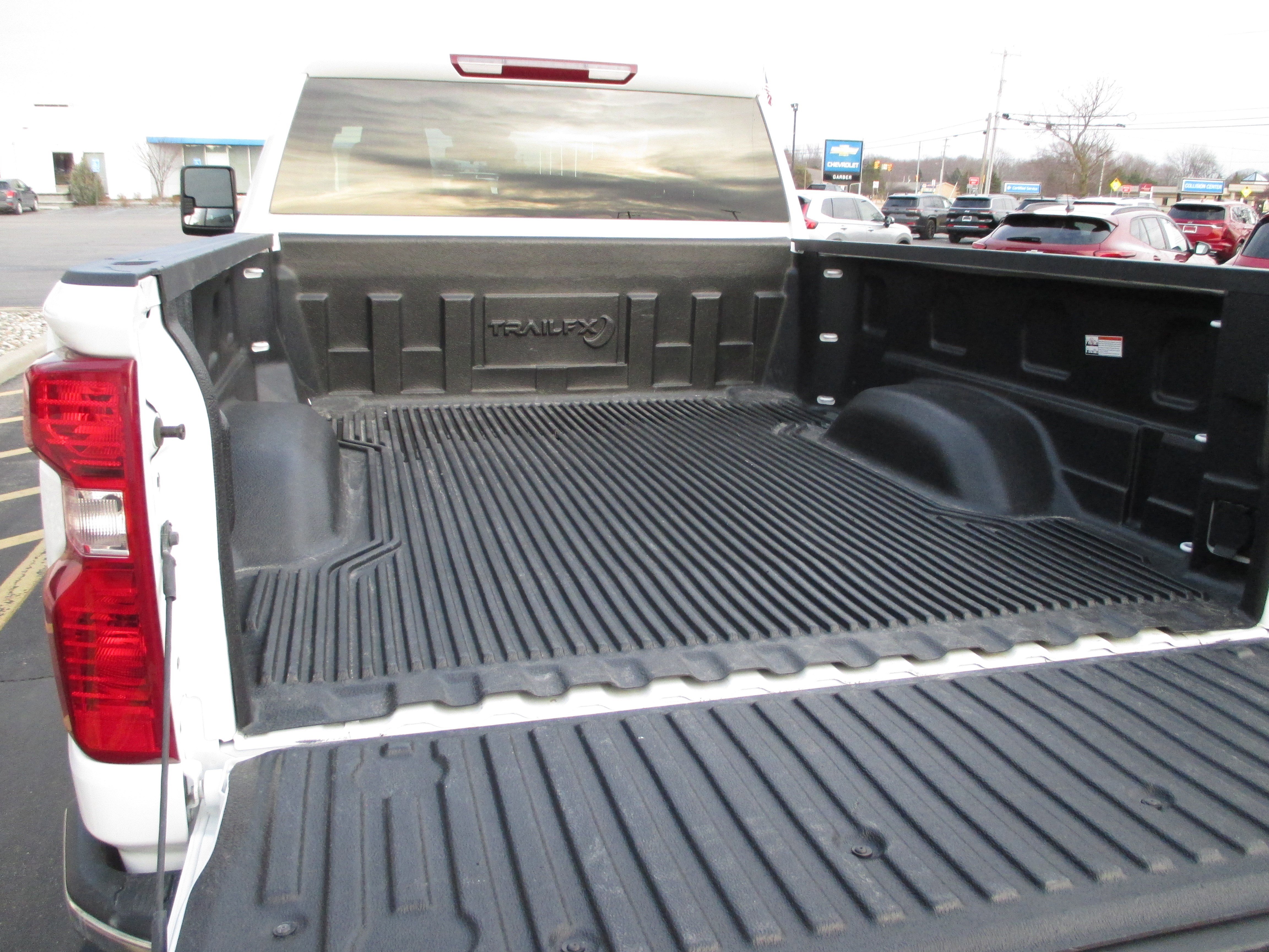 Used 2025 Chevrolet Silverado 2500 LT w/ Convenience Package image 9