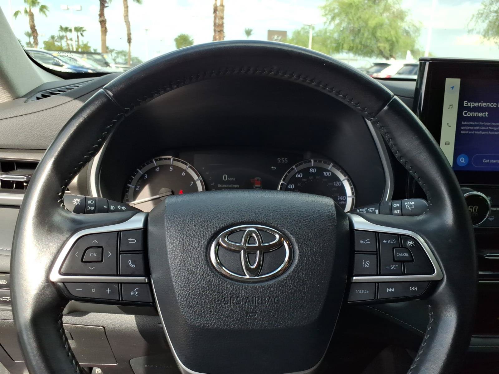 Used 2023 Toyota Highlander XLE FWD image 18
