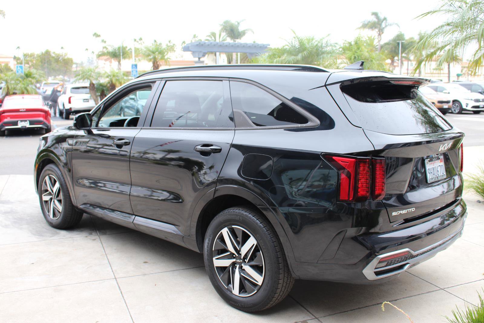 Certified 2023 Kia Sorento S w/ Panoramic Sunroof Package image 7