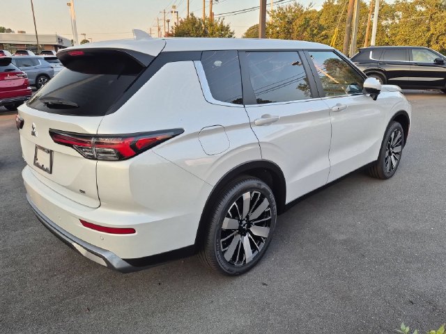 New 2026 Mitsubishi Outlander SE FWD image 3