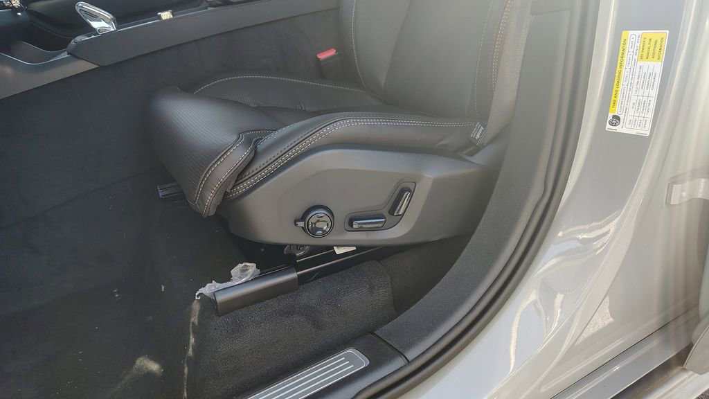 New 2026 Volvo XC90 B6 Ultra image 11