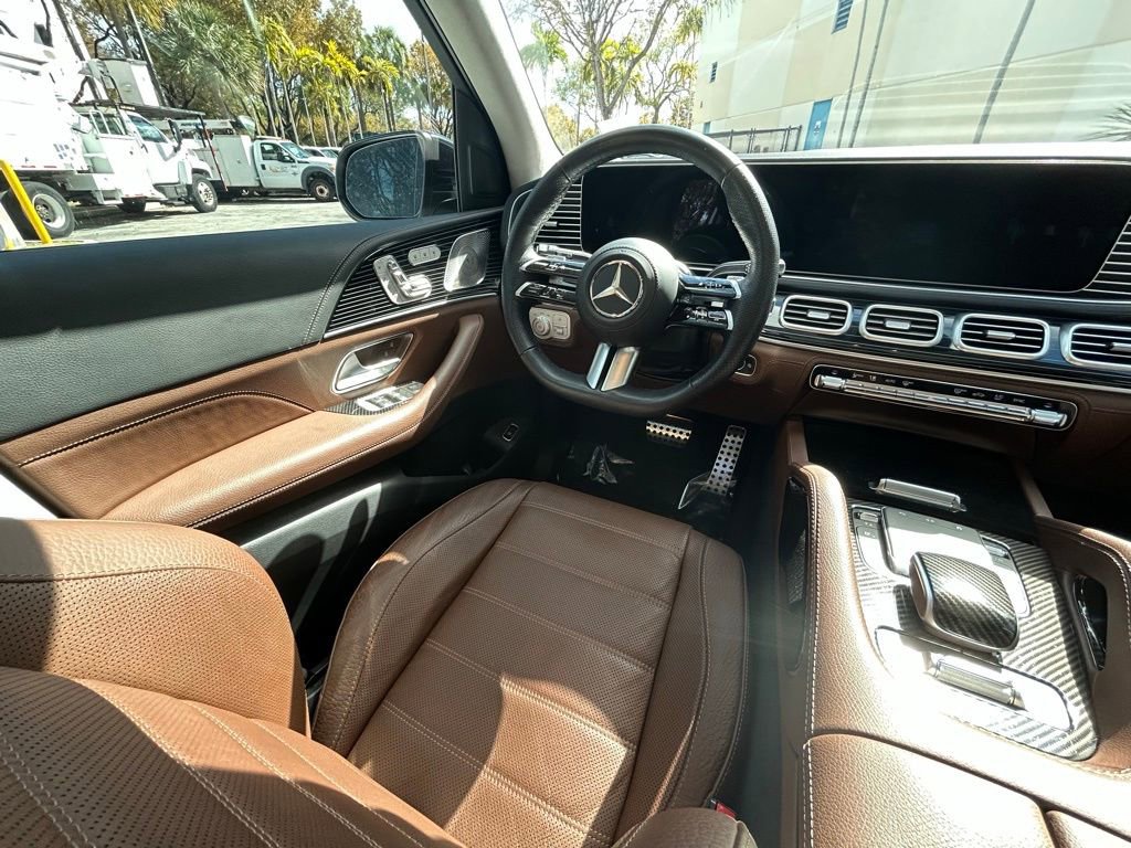 Used 2024 Mercedes-Benz GLS 580 4MATIC w/ Warmth & Comfort Package image 9