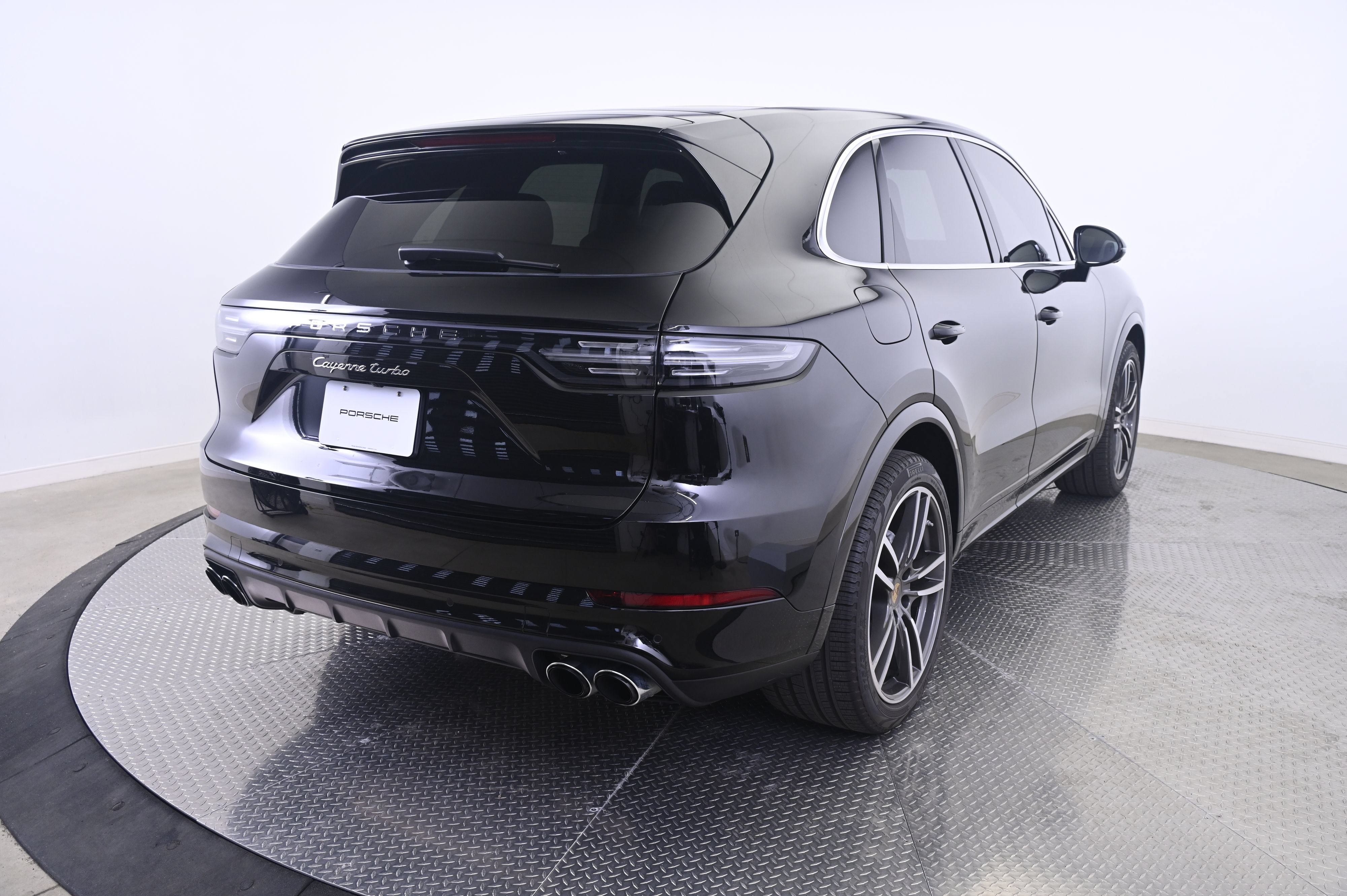 Used 2023 Porsche Cayenne Turbo AWD/4WD image 7