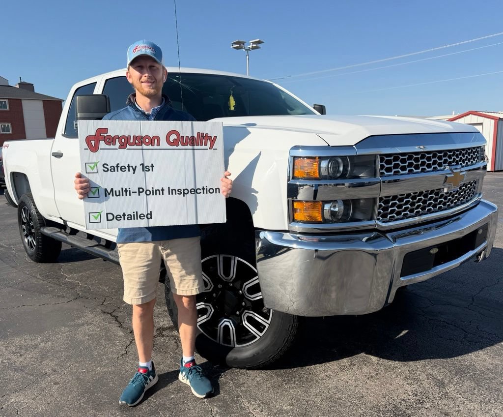 Used 2019 Chevrolet Silverado 2500 W/T AWD/4WD image 1
