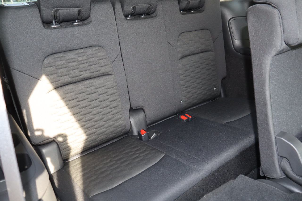 Used 2025 Nissan Pathfinder SV FWD image 19