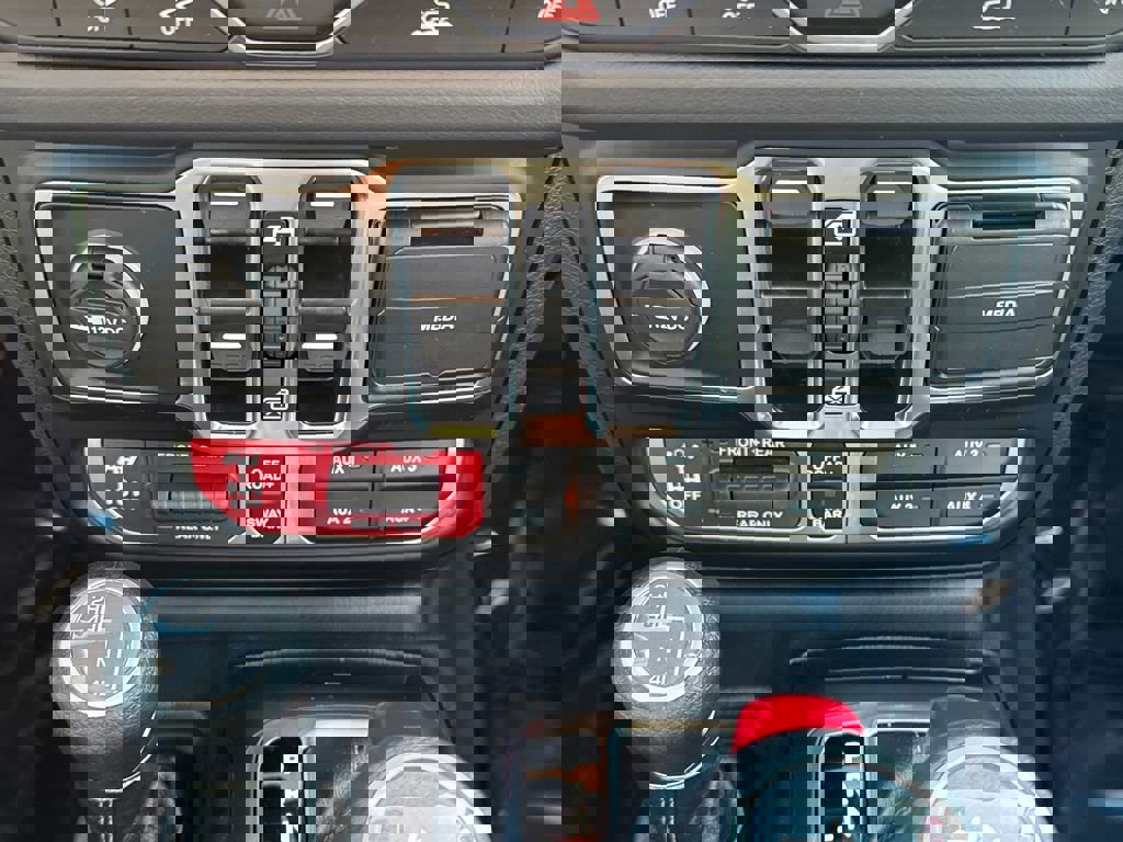 Used 2025 Jeep Wrangler Unlimited Rubicon image 26