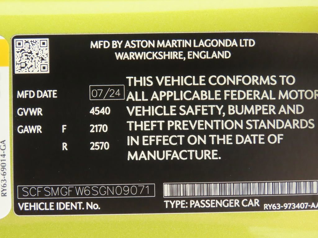 Used 2025 Aston Martin V8 Vantage Coupe image 30