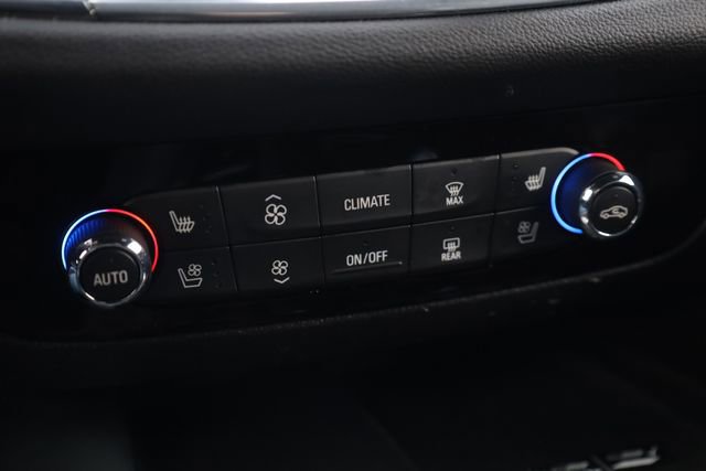 Used 2024 Buick Enclave Premium image 19