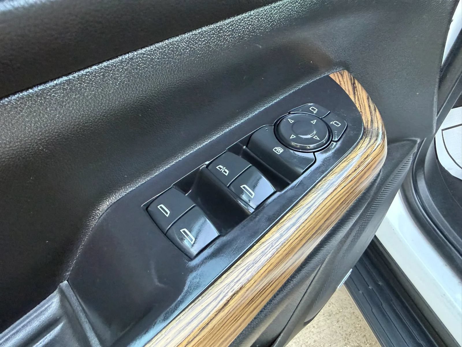 Used 2019 GMC Acadia Denali w/ Technology Package FWD image 28