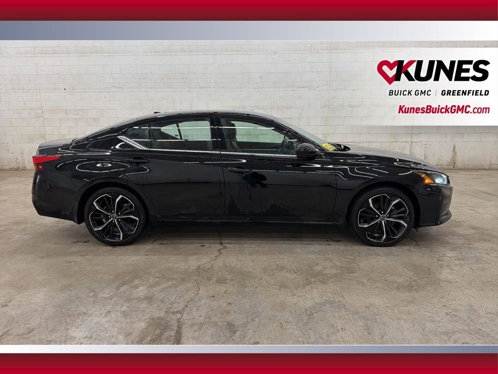 Used 2025 Nissan Altima 2.5 SR FWD image 4