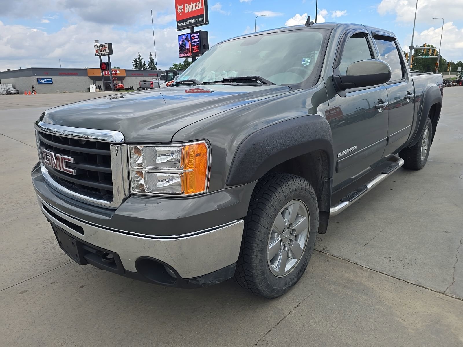 Used 2011 GMC Sierra 1500 SLT w/ SLT Convenience Package AWD/4WD image 4