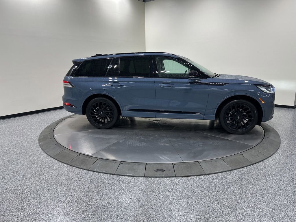 Used 2025 Lincoln Aviator Reserve w/ Equipment Group 201A image 5