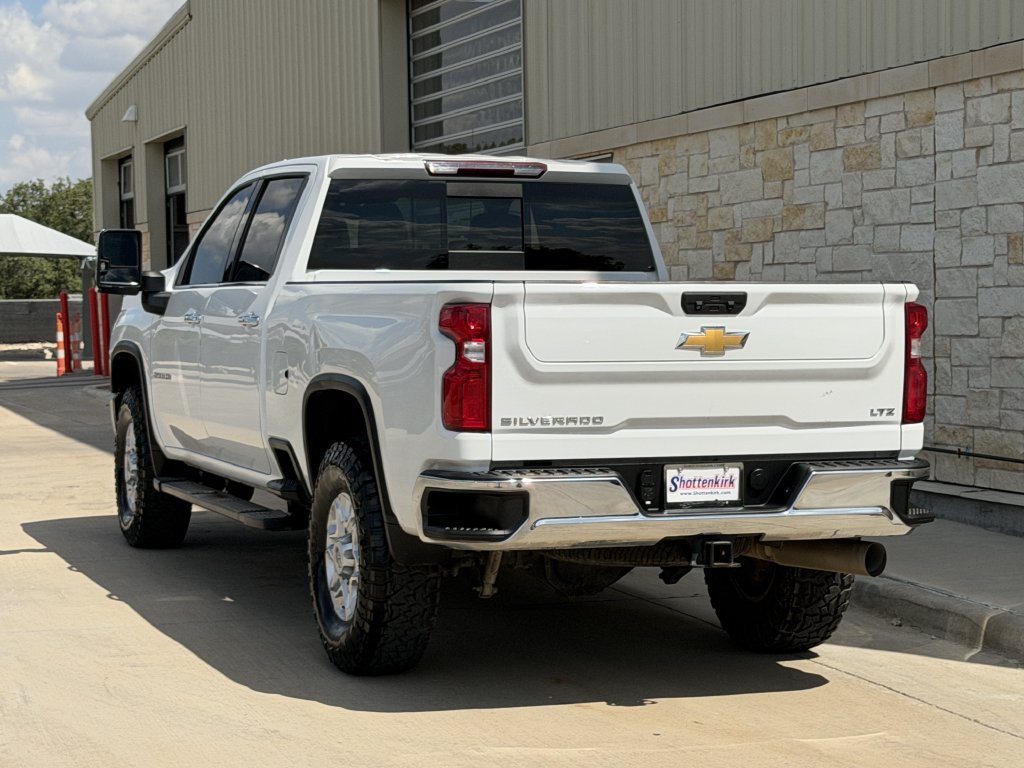Used 2022 Chevrolet Silverado 2500 LTZ w/ LTZ Convenience Package AWD/4WD image 4