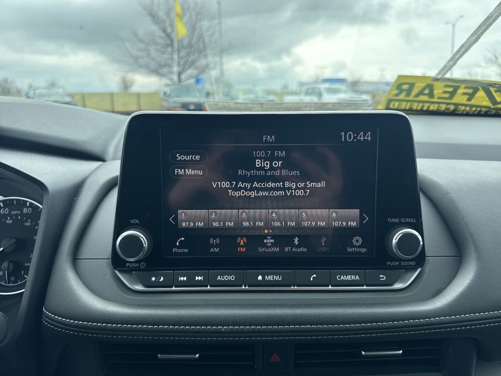 Used 2025 Nissan Rogue SV image 19