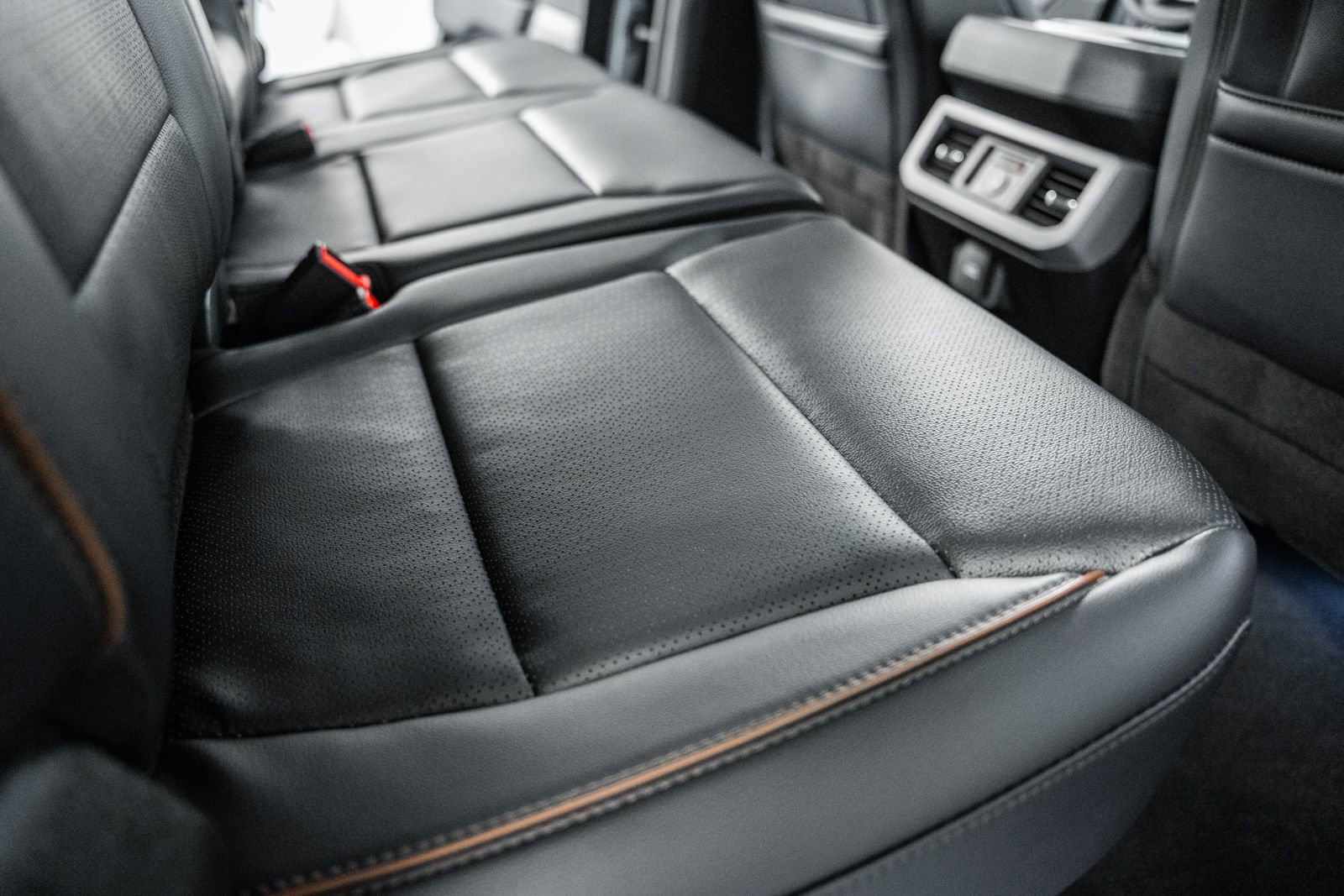 Used 2025 Ford F250 Lariat w/ Black Appearance Package image 40