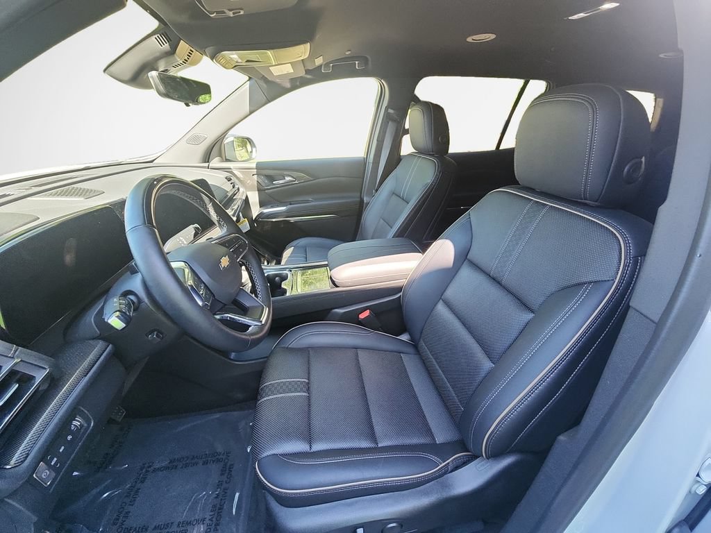 Used 2025 Chevrolet Traverse High Country w/ LPO, Floor Liner Package AWD/4WD image 13