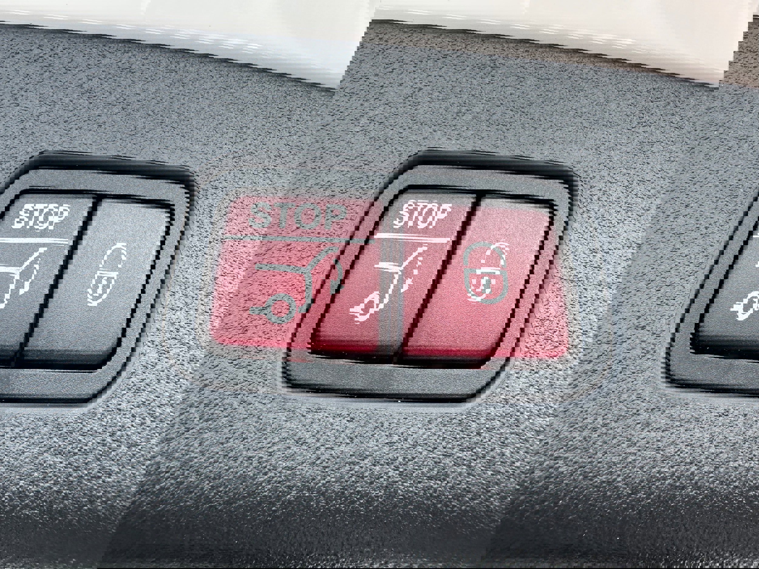 Used 2023 Mercedes-Benz GLC 300 4MATIC image 16