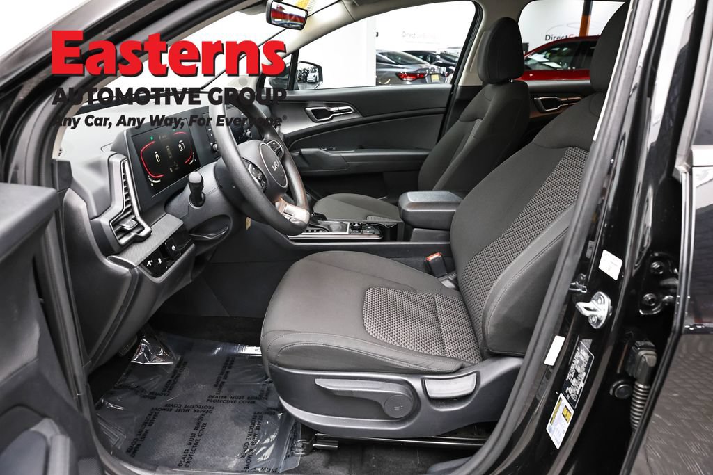 Used 2024 Kia Sportage LX FWD image 13
