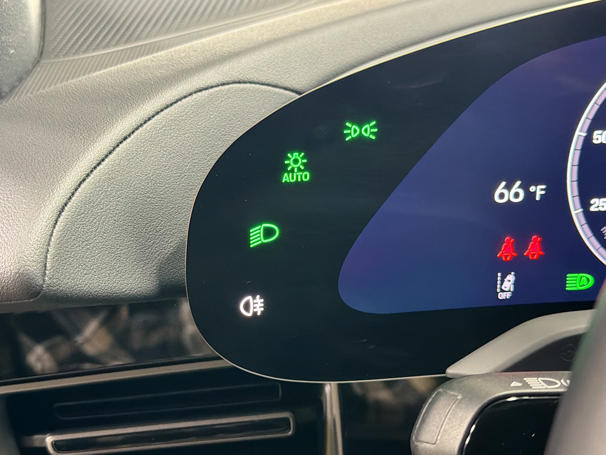 Certified 2025 Porsche Taycan image 33